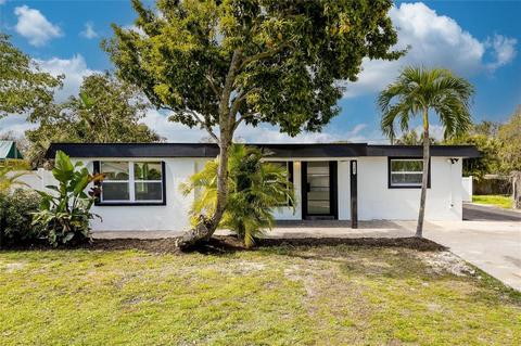5508 Pine Cir NE, Saint Petersburg, FL 33703