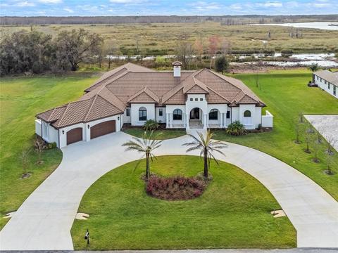 16852 Royal Palm Dr, Groveland, FL 34736