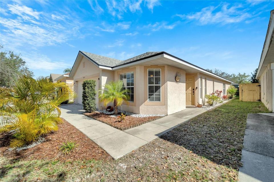  7856 Bristol Park Dr, Apollo Beach, FL 33572 photo 1