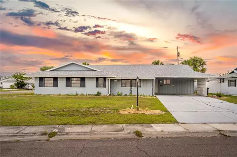 717 Desert Hills Way, Sun City Center, FL 33573