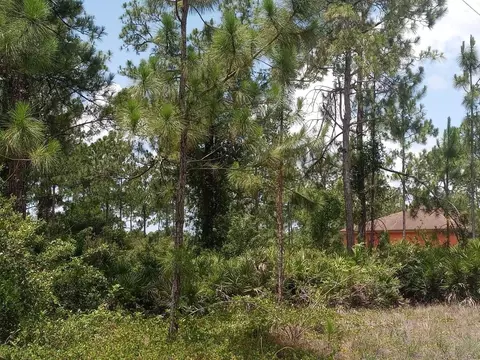 2611 33rd St W, Lehigh Acres, FL 33971