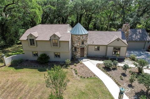 411 Skywood Dr, Valrico, FL 33594