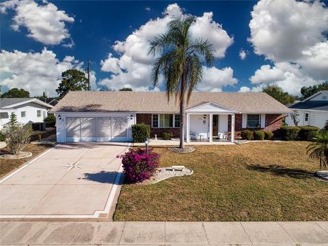 805 Ojai Ave, Sun City Center, FL 33573