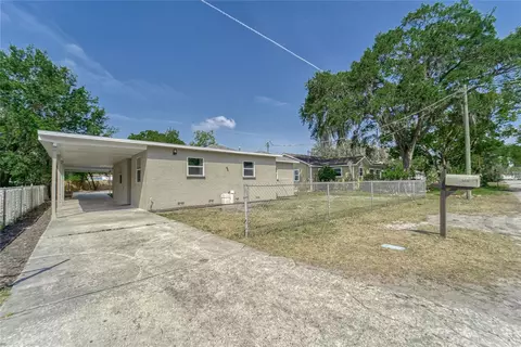 1203 N Barnes St, Plant City, FL 33563