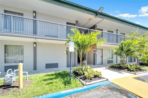7150 N Tamiami Trl #S-615, Sarasota, FL 34243