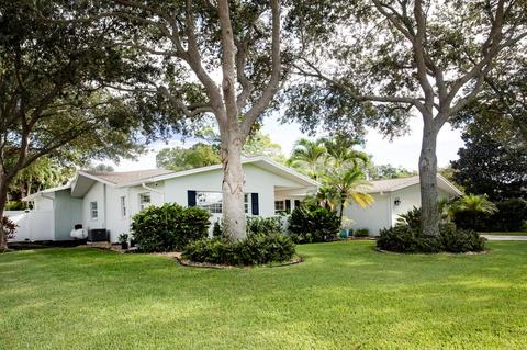 806 Jacaranda Dr, Largo, FL 33770 photo 1