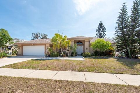 2732 Brambleridge Ct, Holiday, FL 34691