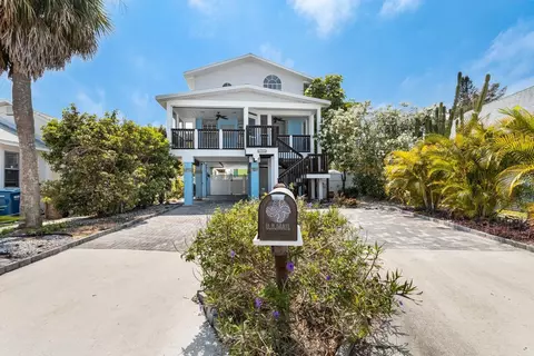 13414 2nd St E, Madeira Beach, FL 33708