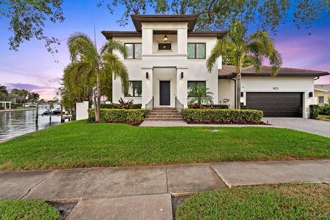 1425 Eden Isle Blvd NE, Saint Petersburg, FL 33704