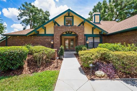 122 Barrington Dr, Brandon, FL 33511