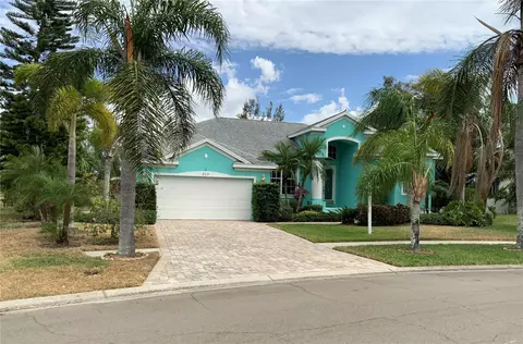 808 Greenview Dr, Apollo Beach, FL 33572