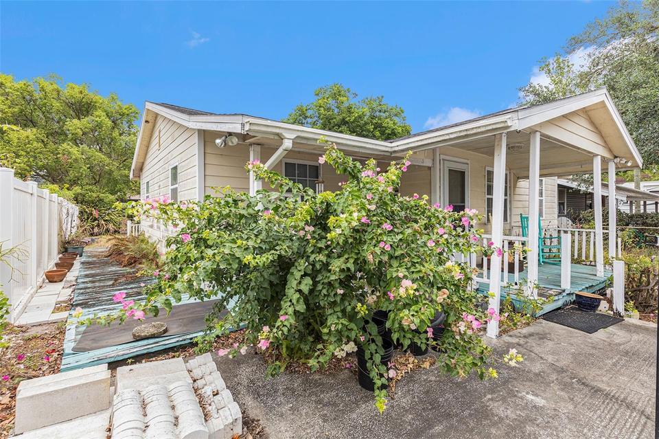 8521 W Hanna Ave, Tampa, FL 33615 - Movoto