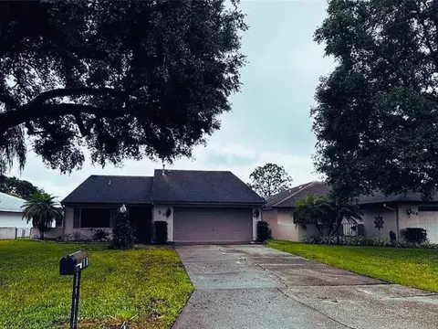 537 Saint Andrews Rd, Winter Haven, FL 33884