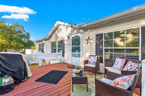 4232 Seaberg Rd, Zephyrhills, FL 33541