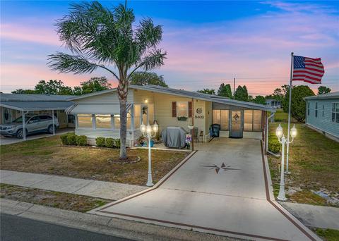 5402 Riviera Dr, Zephyrhills, FL 33541