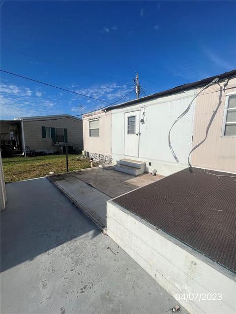 202 48th Avenue Dr W, Bradenton, FL 34207