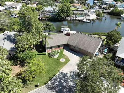605 Kingston Ct, Apollo Beach, FL 33572