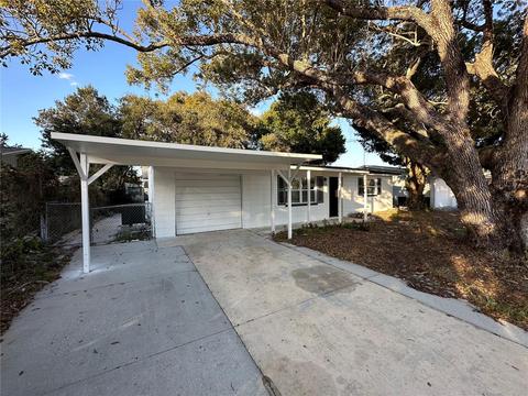 7015 Country Club Dr, Hudson, FL 34667