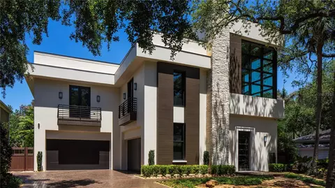 2903 W Hawthorne Rd, Tampa, FL 33611