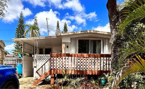 803 St Charles Dr, Tarpon Springs, FL 34689