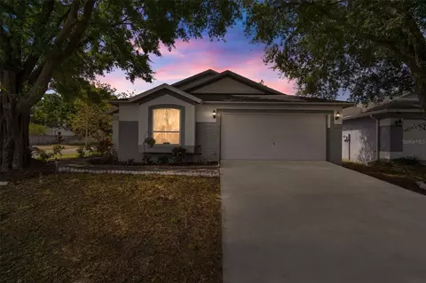 401 Sand Ridge Dr, Valrico, FL 33594