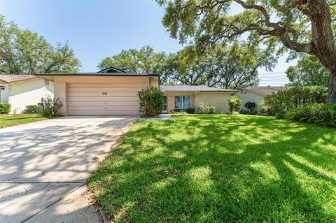 8500 Winding Wood Dr, Port Richey, FL 34668