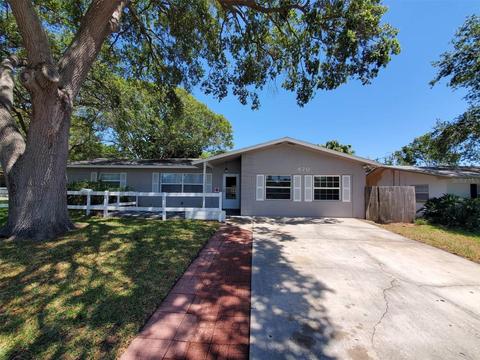 870 7th Ave NE, Largo, FL 33770