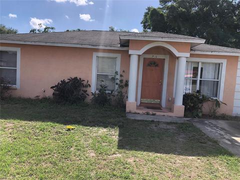705 Wiggins Ct, Plant City, FL 33563