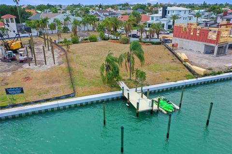 492 Laguna Dr, Tierra Verde, FL 33715