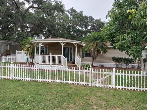 4810 Dusty Oak Dr, Plant City, FL 33565