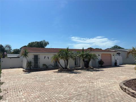 2205 Sugarbush Dr, Holiday, FL 34690