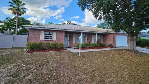 3836 Parkside Dr, Valrico, FL 33594