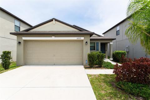 10225 Carloway Hills Dr, Wimauma, FL 33598
