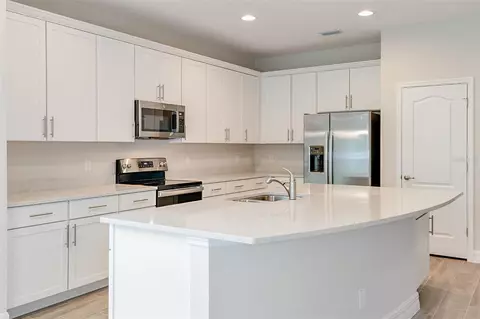 287 Villa Corte Dr, Lutz, FL 33549