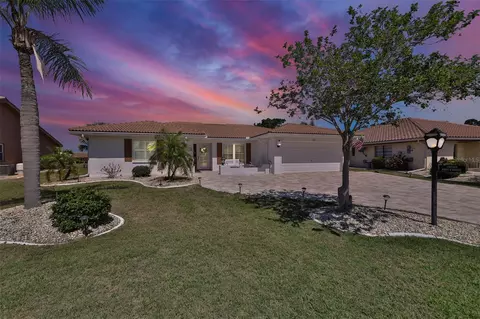 1807 Wolf Laurel Dr, Sun City Center, FL 33573