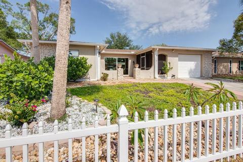 9530 Richwood Ln, Port Richey, FL 34668