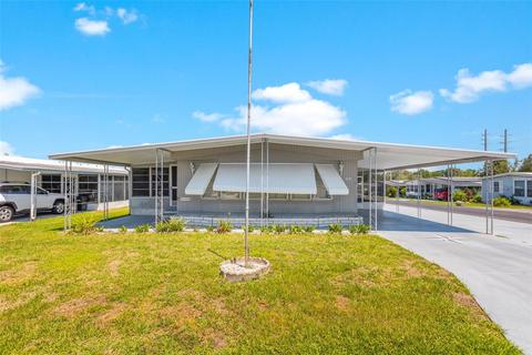 4540 Newcomb Ave, Zephyrhills, FL 33541