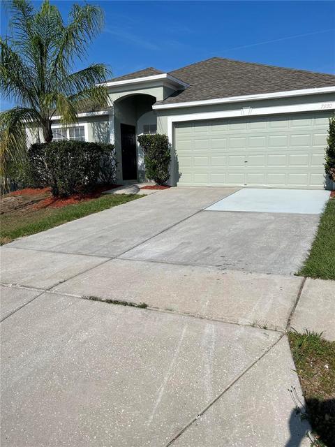 7930 Merchantville Cir, Zephyrhills, FL 33540