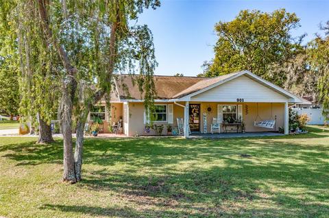 901 Sandalwood Dr, Plant City, FL 33563