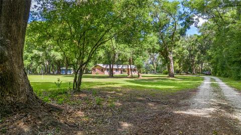 16611 14th St, Dade City, FL 33523
