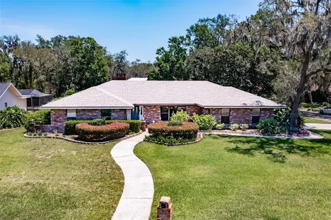 2815 Hammock Dr, Plant City, FL 33566