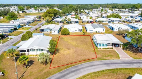 5515 Dakota St, Zephyrhills, FL 33542