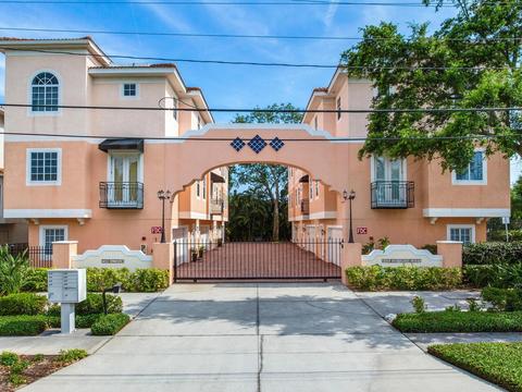 3025 W Grovewood Ct #4C, Tampa, FL 33629