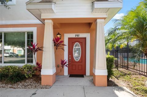 191 Alexander Woods Dr, Plant City, FL 33563
