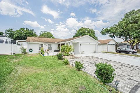 7520 Clearview Dr, Tampa, FL 33634