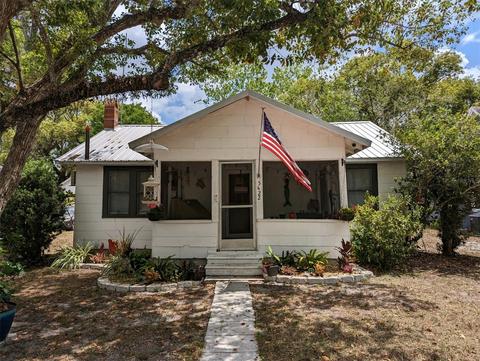 5422 8th St, Zephyrhills, FL 33542