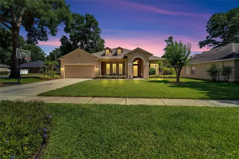 2108 Fawn Meadow Dr, Valrico, FL 33594