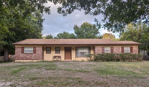 17501 Darby Ln, Lutz, FL 33558