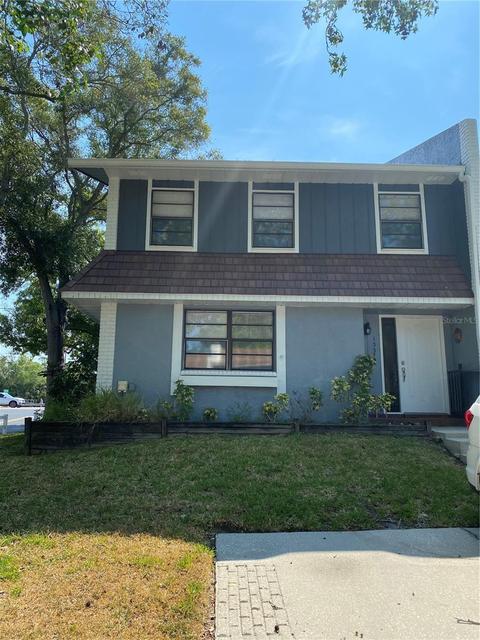 1337 Abbey Crescent Ln, Clearwater, FL 33759