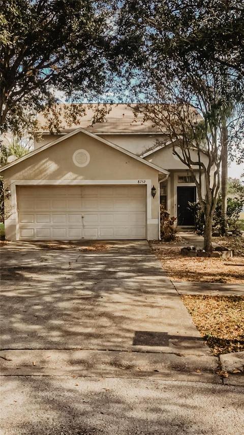 8752 Morrison Oaks Ct, Temple Terrace, FL 33637